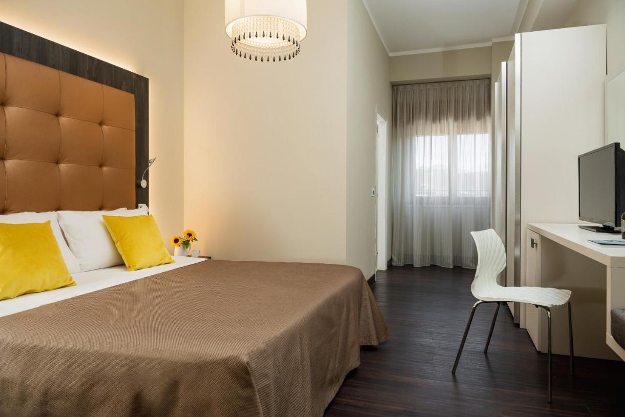 Hotel Lalla Beauty & Relax Чезенатіко Екстер'єр фото