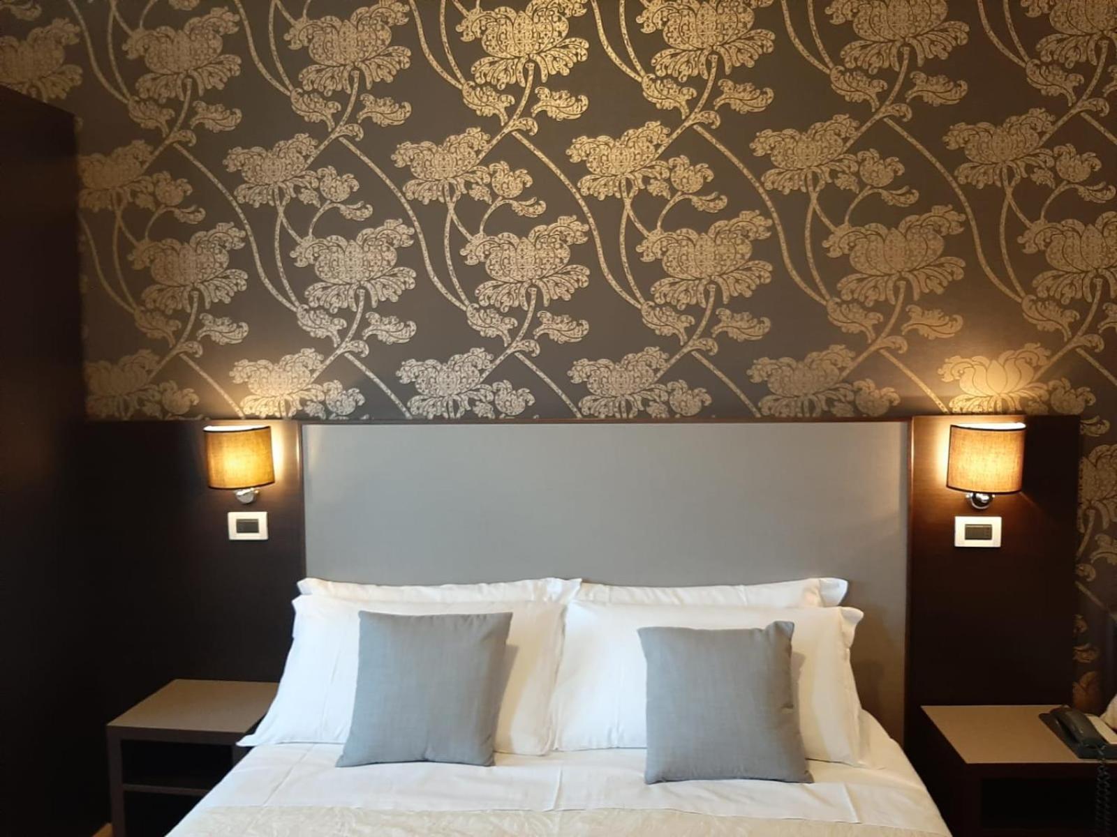 Hotel Lalla Beauty & Relax Чезенатіко Екстер'єр фото