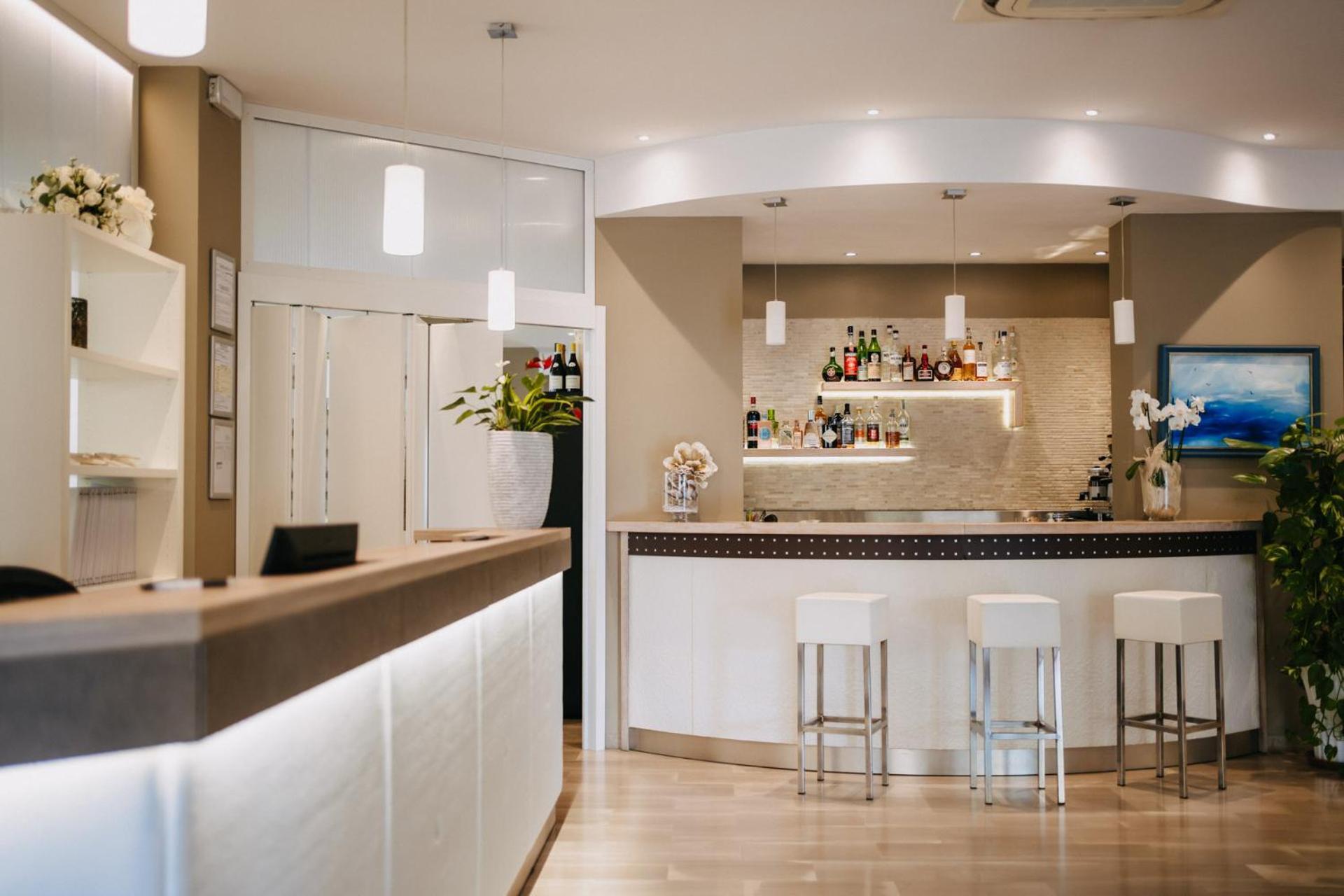 Hotel Lalla Beauty & Relax Чезенатіко Екстер'єр фото