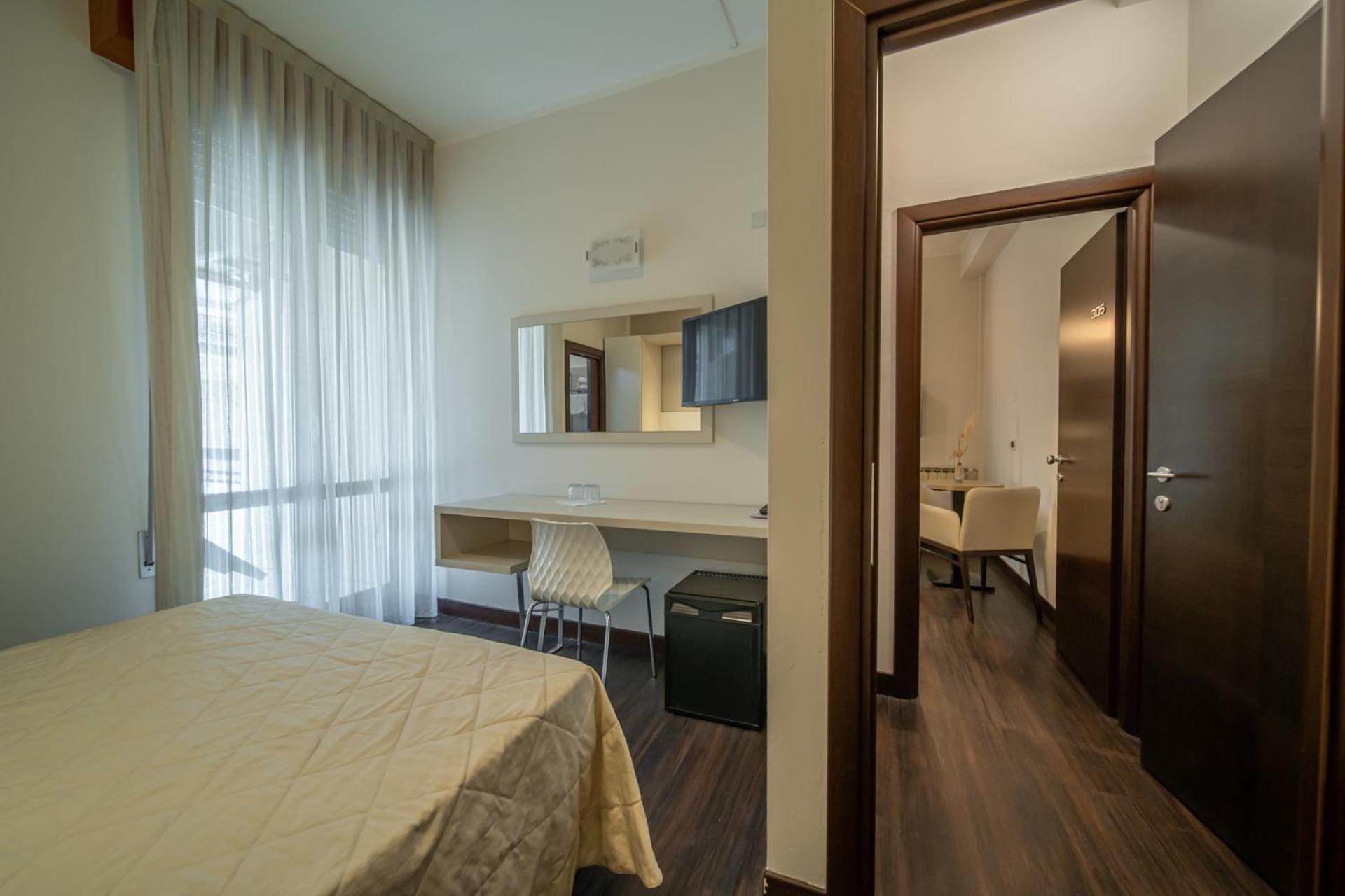 Hotel Lalla Beauty & Relax Чезенатіко Екстер'єр фото