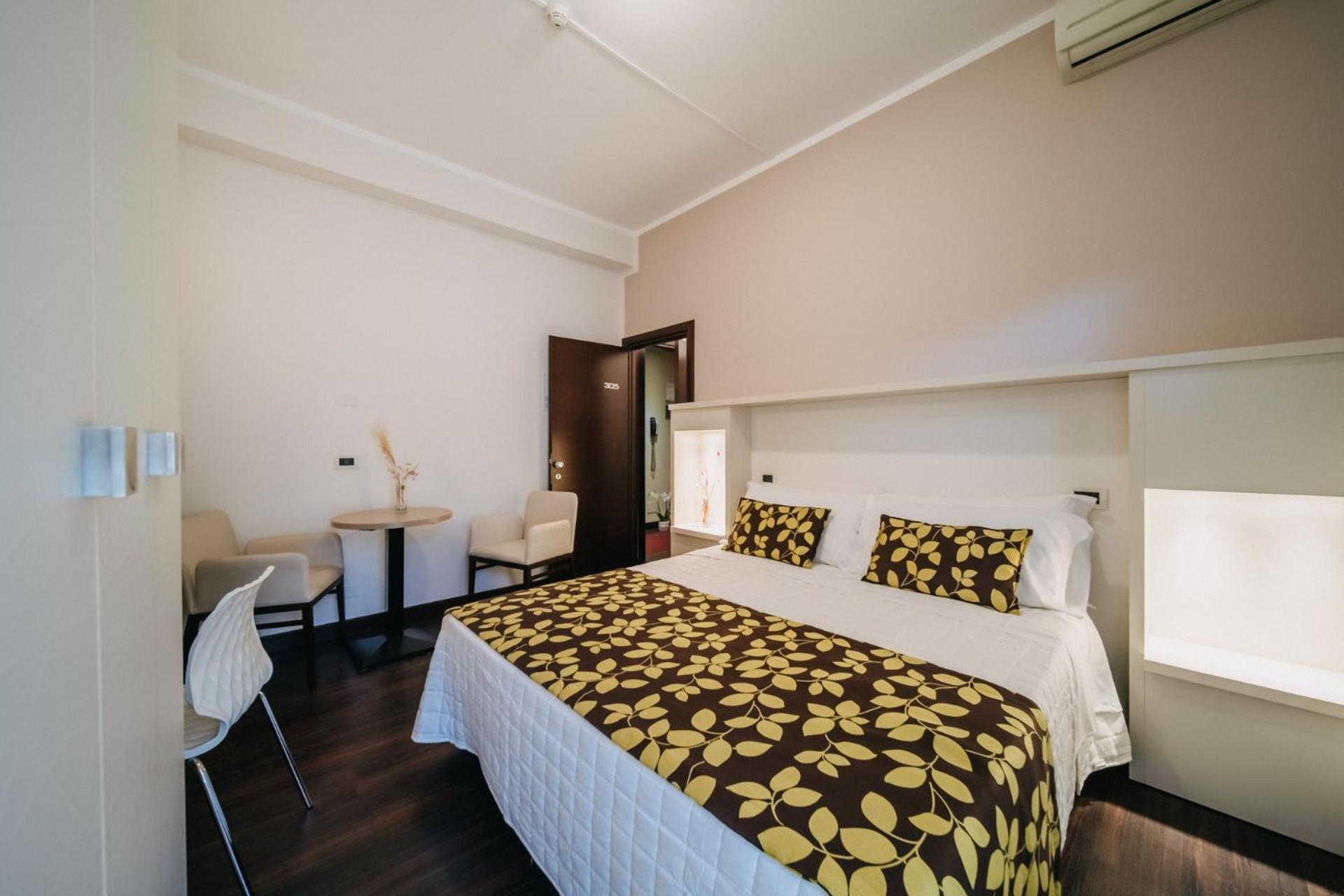 Hotel Lalla Beauty & Relax Чезенатіко Екстер'єр фото