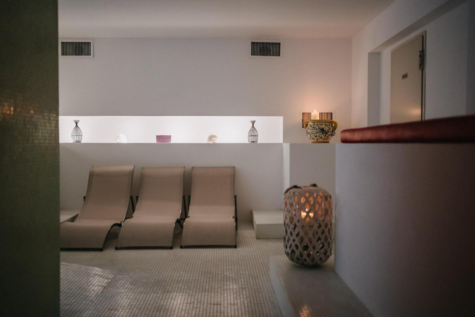 Hotel Lalla Beauty & Relax Чезенатіко Екстер'єр фото