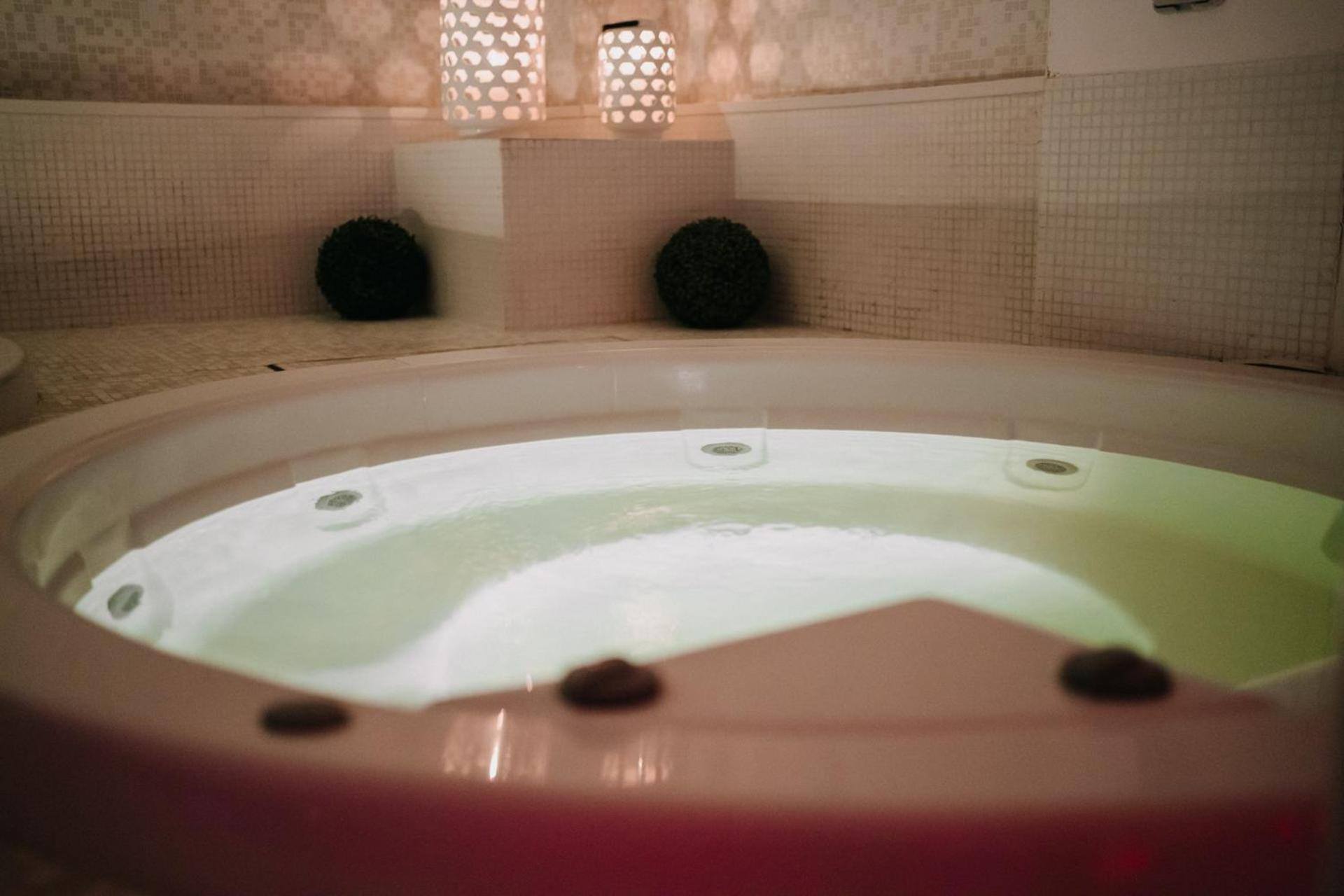 Hotel Lalla Beauty & Relax Чезенатіко Екстер'єр фото