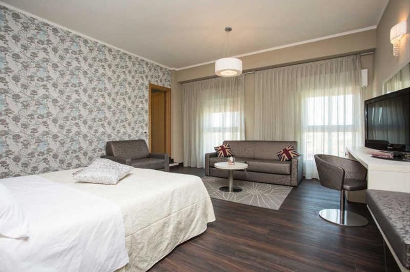 Hotel Lalla Beauty & Relax Чезенатіко Екстер'єр фото